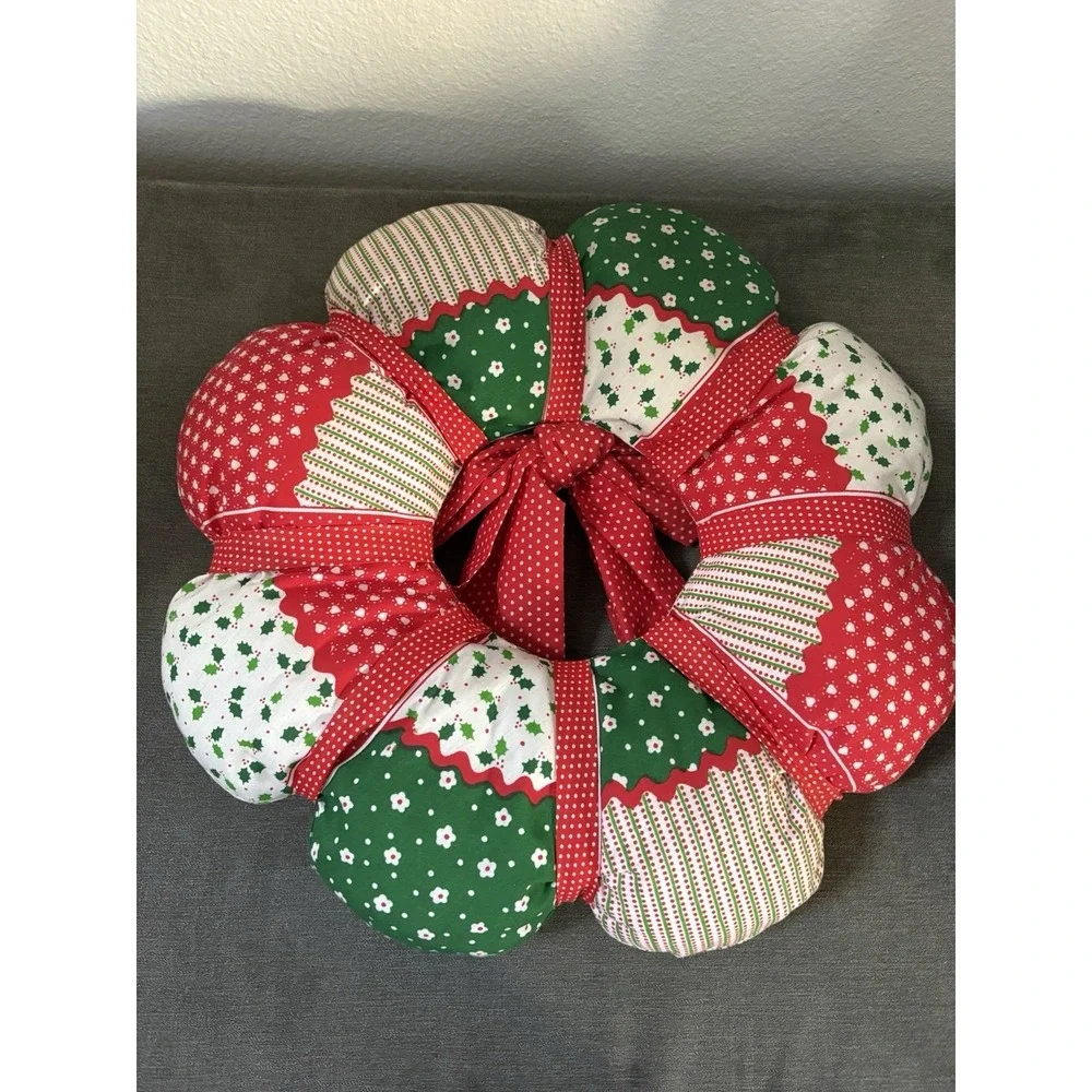 Vintage Christmas Wreath Patchwork 1980's Red Bow Green Floral Country Cottage